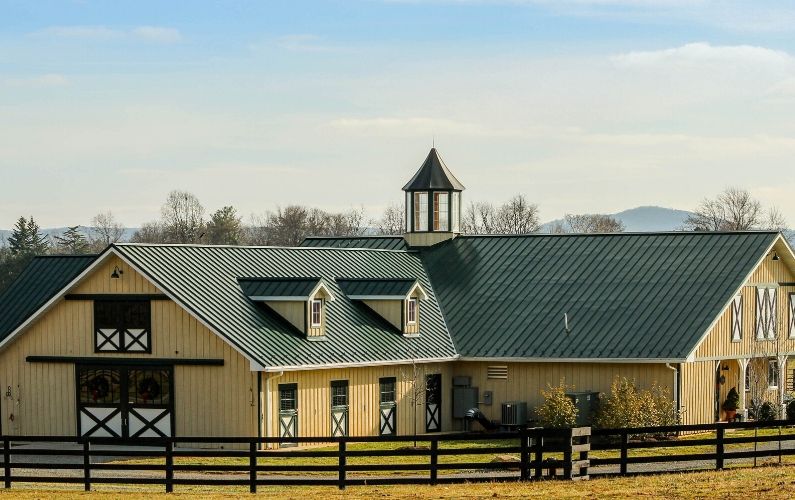 What to Look for In a Boarding Barn